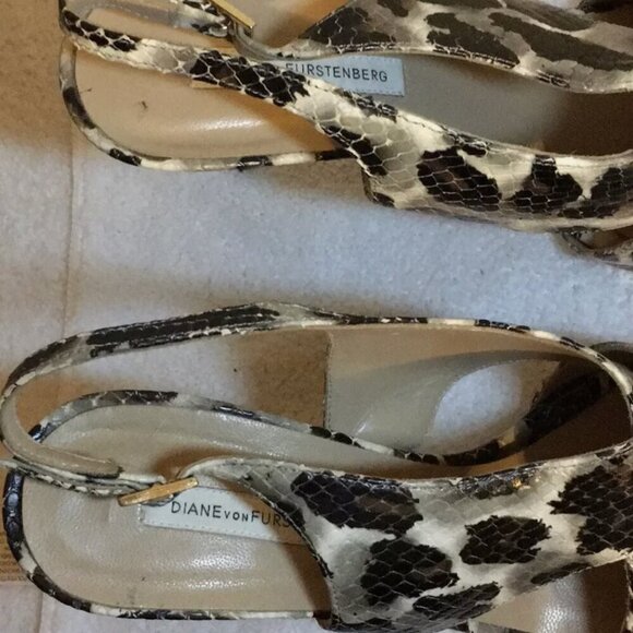 Diane von Furstenberg Graphic Open-Toe Slingback Heels in Snakeskin (8.5B) - Picture 8 of 10